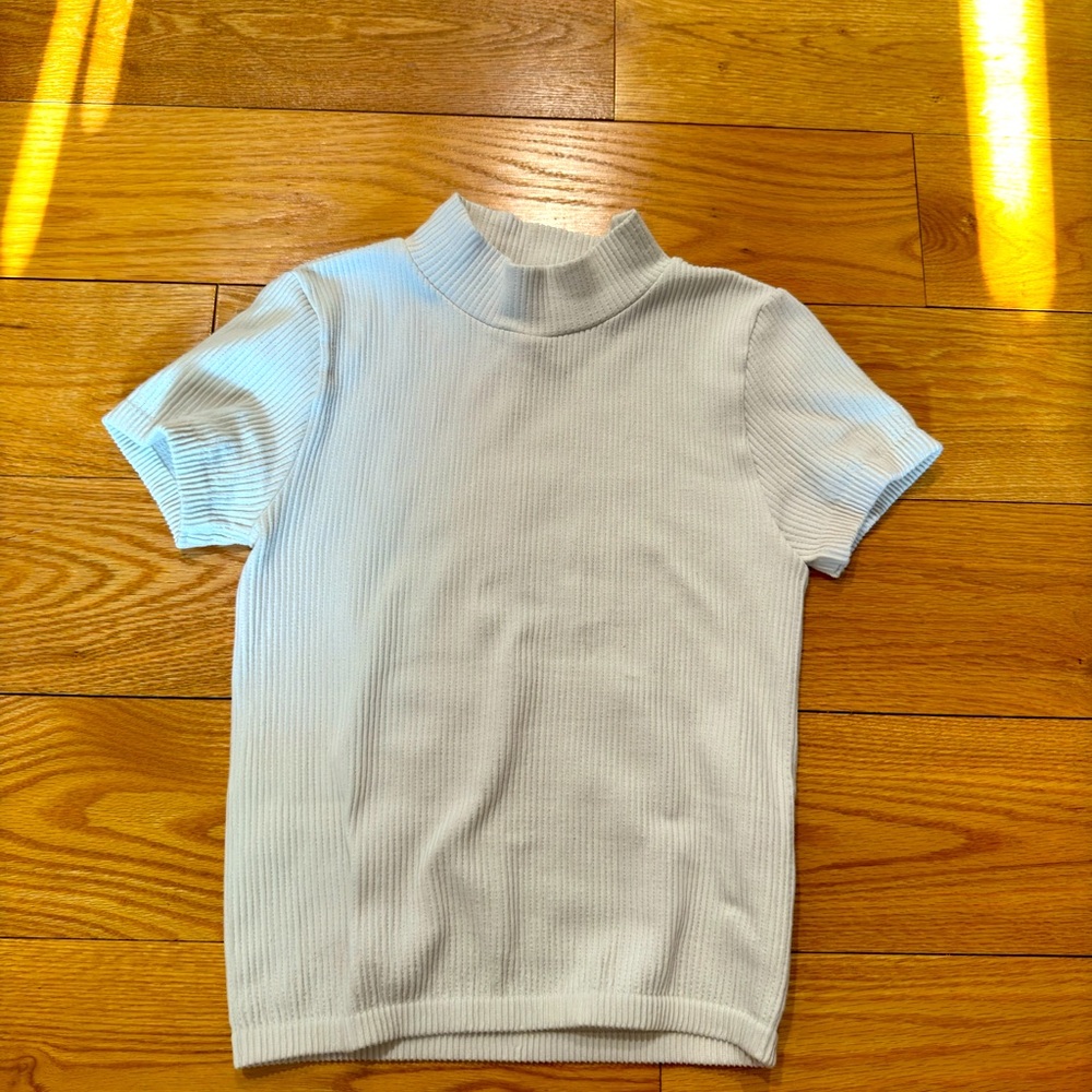 Forever 21 turtleneck tee